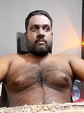 Rayansmith  online show from February 14, 11:10 am