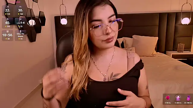 LisaMonroe  online show from October 1, 7:53 pm