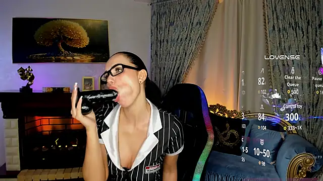 Snapshot of Black-Mamba- chatting on December 28, 8:58 pm Black-Mamba- online show from December 28, 8:58 pm