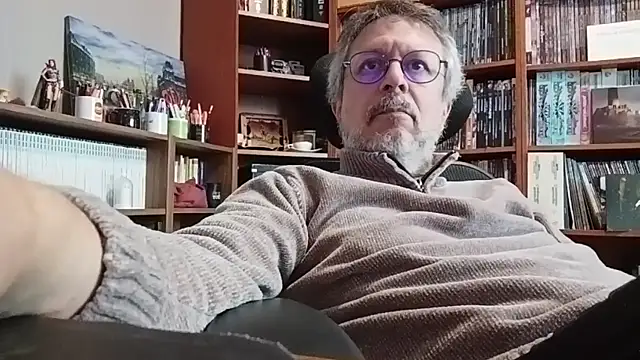 Snapshot of Mandra_is_a_whore chatting on September 28, 4:23 pm Mandra is a whore online show from September 28, 4:23 pm