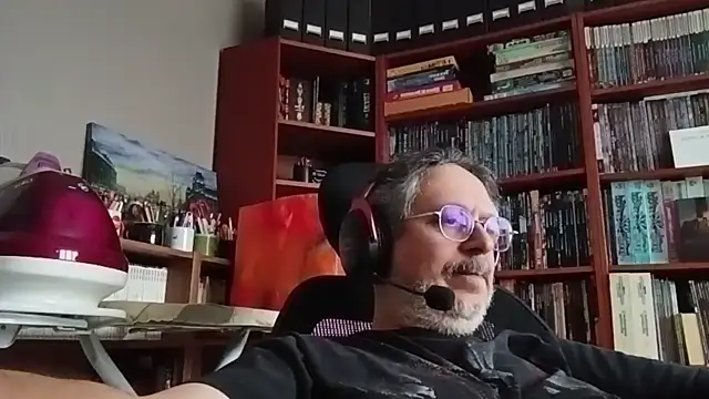 Snapshot of Mandra_is_a_whore chatting on October 23, 9:52 am Mandra is a whore online show from October 23, 9:52 am