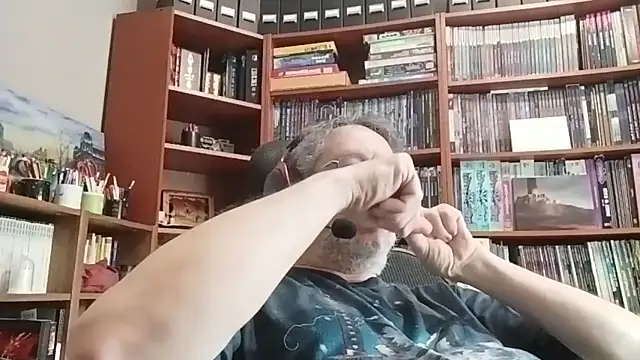 Snapshot of Mandra_is_a_whore chatting on October 28, 10:52 am Mandra is a whore online show from October 28, 10:52 am