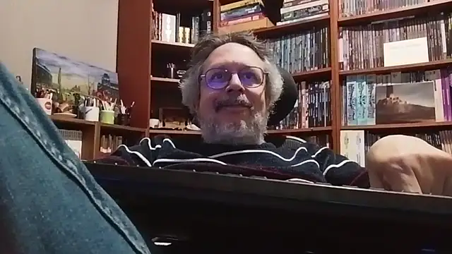 Snapshot of Mandra_is_a_whore chatting on November 10, 11:15 pm Mandra is a whore online show from November 10, 11:15 pm