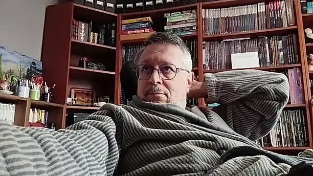 Snapshot of Mandra_is_a_whore chatting on November 22, 10:25 am Mandra is a whore online show from November 22, 10:25 am