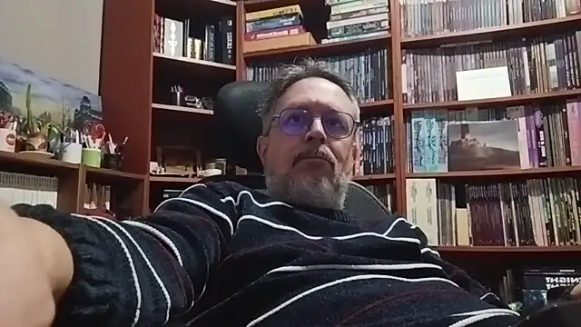 Snapshot of Mandra_is_a_whore chatting on December 2, 10:27 pm Mandra is a whore online show from December 2, 10:27 pm