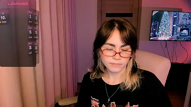 Snapshot of _selectrra chatting on December 26, 2:37 pm selectrra online show from December 26, 2:37 pm