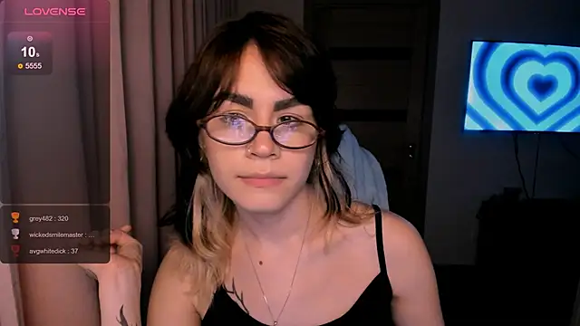 Snapshot of _selectrra chatting on January 10, 2:13 pm selectrra online show from January 10, 2:13 pm