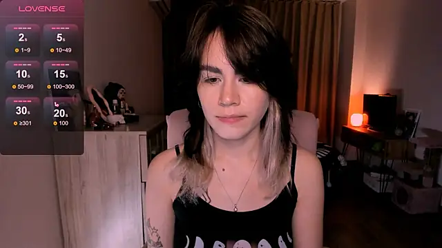 Snapshot of _selectrra chatting on February 28, 3:04 pm selectrra online show from February 28, 3:04 pm