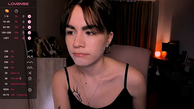 Snapshot of _selectrra chatting on March 7, 11:51 am selectrra online show from March 7, 11:51 am