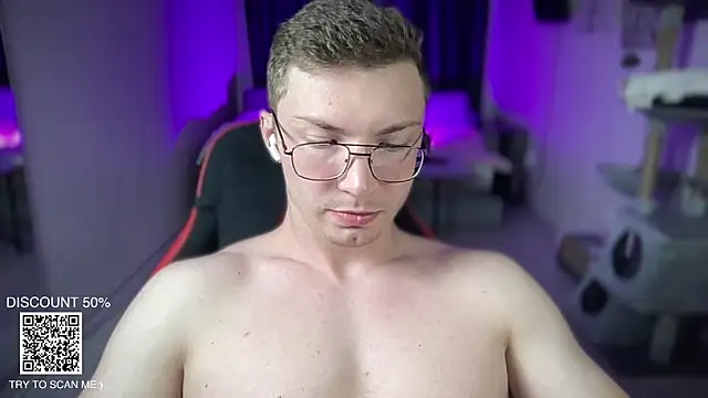 Snapshot of iron__chap chatting on November 7, 9:15 pm iron chap online show from November 7, 9:15 pm