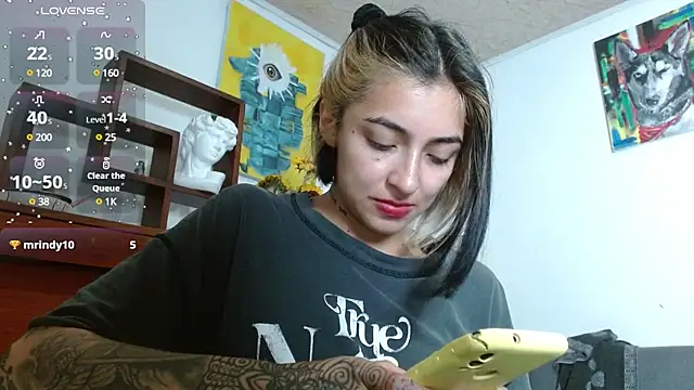 ZoeBakers  online show from February 14, 5:57 pm