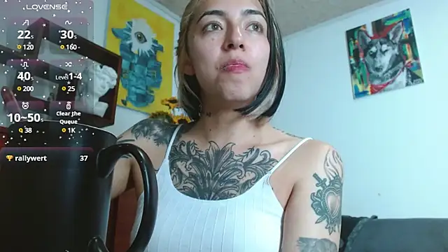 ZoeBakers  online show from February 19, 5:16 am