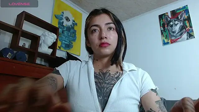 ZoeBakers  online show from March 21, 12:18 am