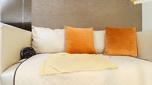 Sophie LittleS online show from February 22, 4:40 pm