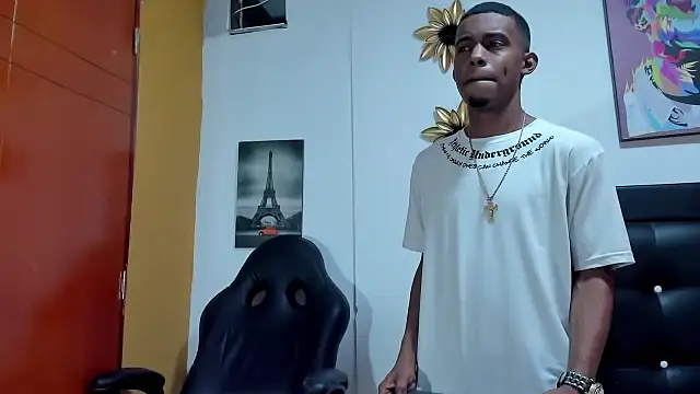 ethan bigcock  online show from December 4, 3:49 am