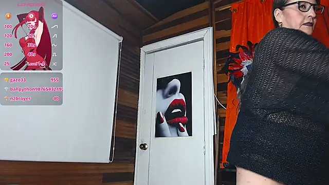 Snapshot of merlyna_goldens chatting on February 9, 9:37 am merlyna goldens online show from February 9, 9:37 am