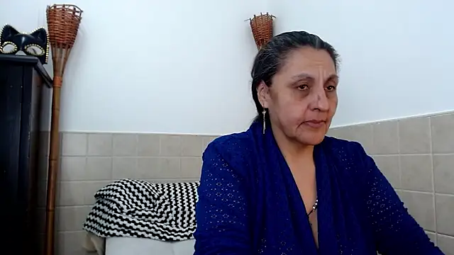 Snapshot of merlyna_goldens chatting on March 19, 3:09 am merlyna goldens online show from March 19, 3:09 am