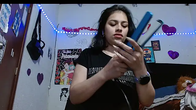 Snapshot of Saray_extrovert_ chatting on October 5, 1:15 am Saray extrovert online show from October 5, 1:15 am