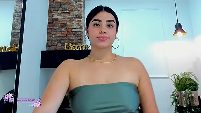 Snapshot of Paula_Desousa chatting on January 6, 9:43 pm Paula Desousa online show from January 6, 9:43 pm