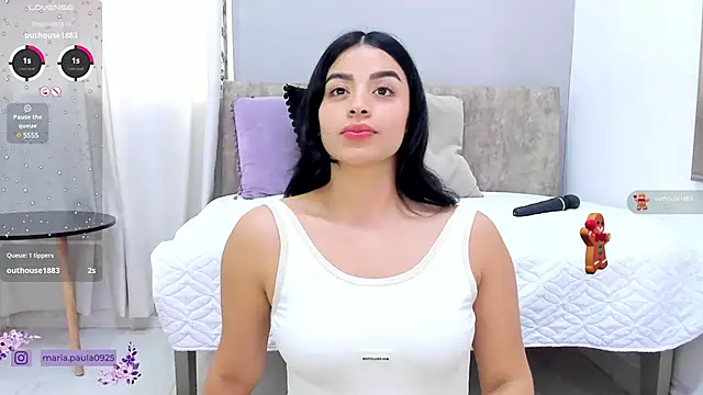 Snapshot of Paula_Desousa chatting on February 10, 10:40 pm Paula Desousa online show from February 10, 10:40 pm