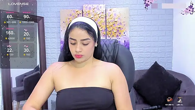 Snapshot of Paula_Desousa chatting on February 24, 7:41 pm Paula Desousa online show from February 24, 7:41 pm