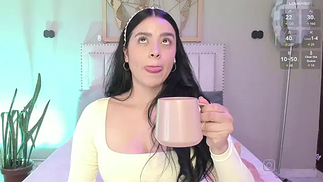 Paula Desousa online show from January 14, 7:30 pm