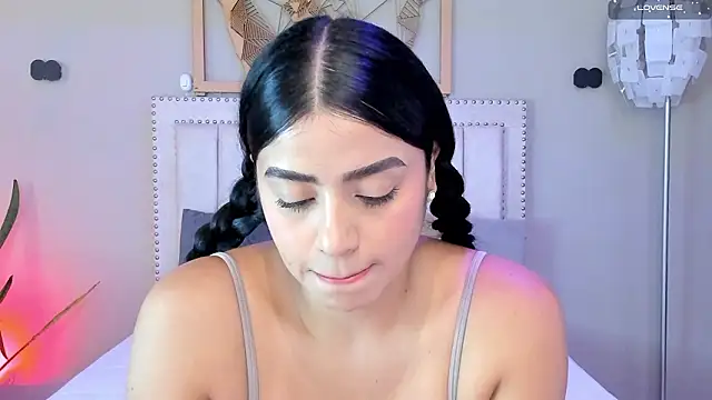 Paula Desousa online show from March 6, 5:20 pm