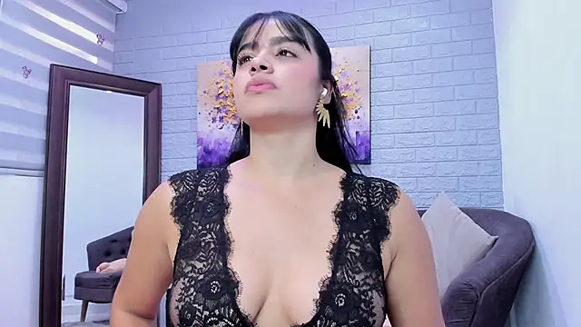 Paula Desousa online show from April 12, 4:56 pm