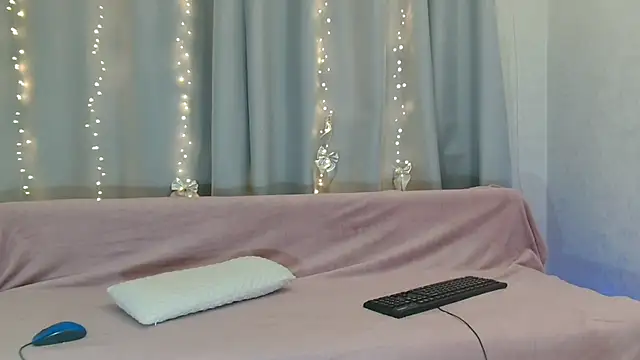 Imcarrieberry online show from February 3, 4:20 pm