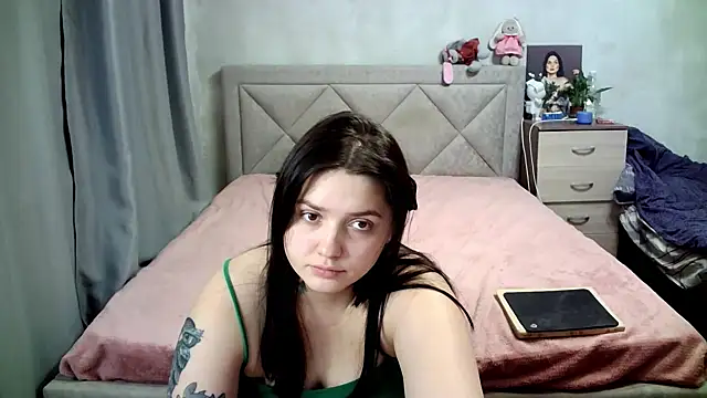 Snapshot of juliettkalen chatting on February 11, 2:25 am juliettkalen online show from February 11, 2:25 am