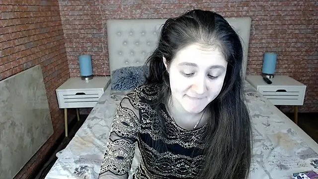 Holliy Cooper online show from January 9, 1:24 pm