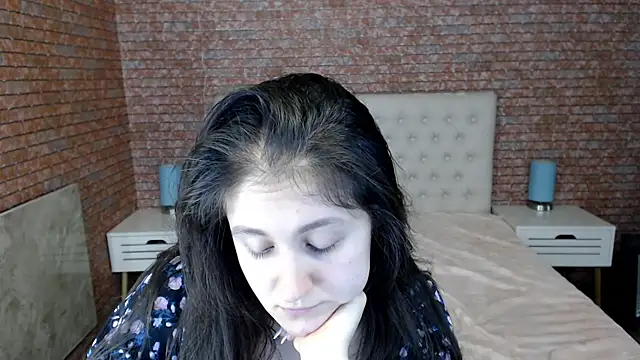 Holliy Cooper online show from January 30, 12:37 pm