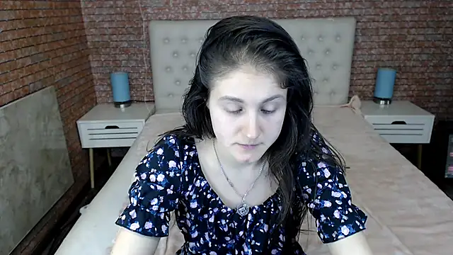 Holliy Cooper online show from January 31, 3:22 pm