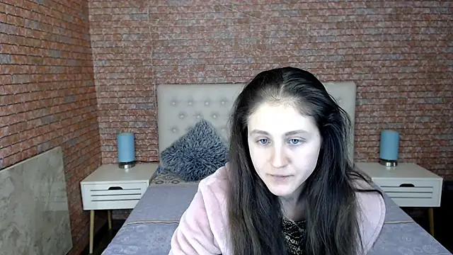 Holliy Cooper online show from February 10, 1:55 pm