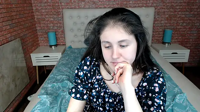 Holliy Cooper online show from March 17, 11:54 pm