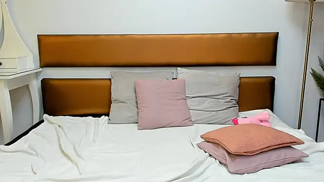 MissYvie online show from February 27, 10:04 am