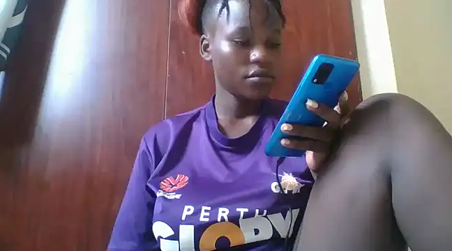 Snapshot of prettychic5 chatting on December 9, 11:26 am prettychic5 online show from December 9, 11:26 am