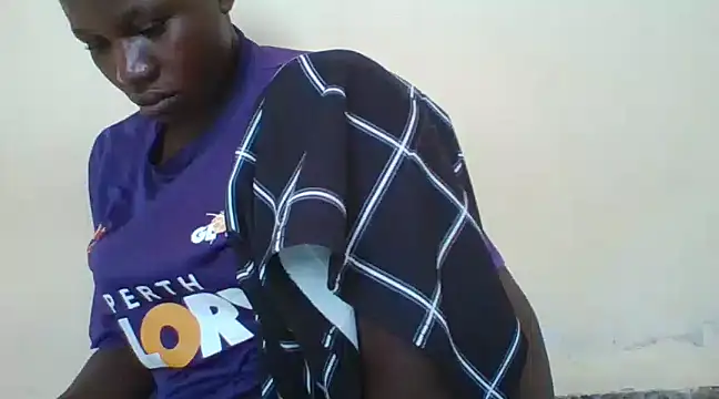 Snapshot of prettychic5 chatting on January 21, 6:54 am prettychic5 online show from January 21, 6:54 am