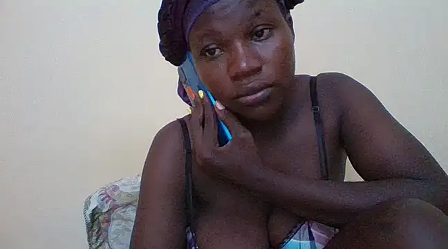 Snapshot of prettychic5 chatting on January 31, 1:12 pm prettychic5 online show from January 31, 1:12 pm