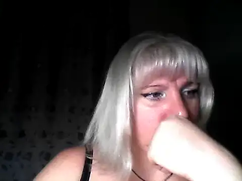 Snapshot of MeilomaWesa chatting on December 15, 12:17 pm MeilomaWesa online show from December 15, 12:17 pm