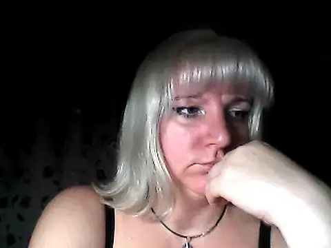 Snapshot of MeilomaWesa chatting on December 18, 2:06 pm MeilomaWesa online show from December 18, 2:06 pm