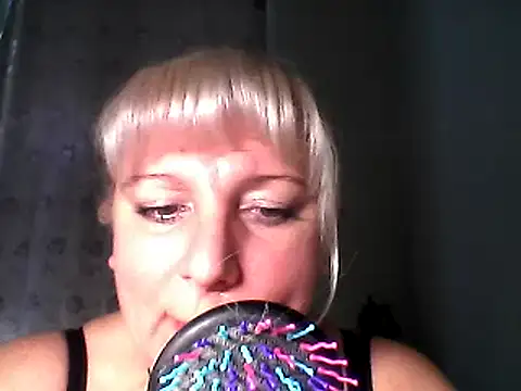 Snapshot of MeilomaWesa chatting on December 21, 8:07 am MeilomaWesa online show from December 21, 8:07 am