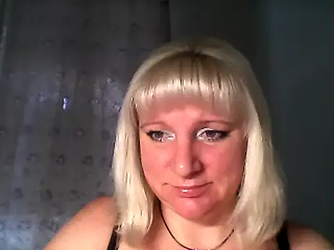 Snapshot of MeilomaWesa chatting on January 3, 11:25 am MeilomaWesa online show from January 3, 11:25 am