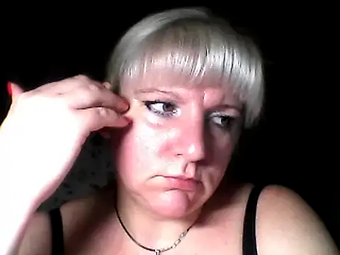 Snapshot of MeilomaWesa chatting on January 3, 4:16 pm MeilomaWesa online show from January 3, 4:16 pm