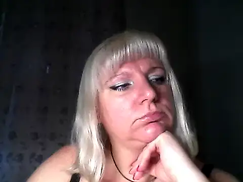 Snapshot of MeilomaWesa chatting on January 4, 9:43 am MeilomaWesa online show from January 4, 9:43 am