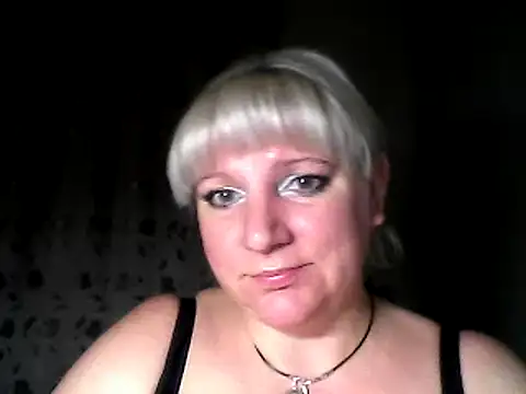 Snapshot of MeilomaWesa chatting on January 4, 2:14 pm MeilomaWesa online show from January 4, 2:14 pm