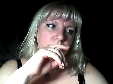 Snapshot of MeilomaWesa chatting on January 22, 9:32 pm MeilomaWesa online show from January 22, 9:32 pm