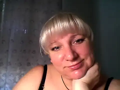 Snapshot of MeilomaWesa chatting on February 9, 6:54 am MeilomaWesa online show from February 9, 6:54 am