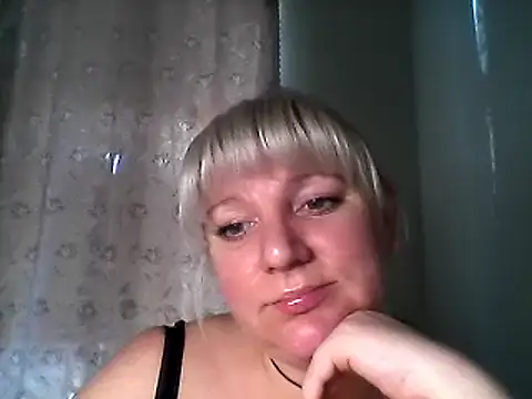 Snapshot of MeilomaWesa chatting on February 9, 1:25 pm MeilomaWesa online show from February 9, 1:25 pm