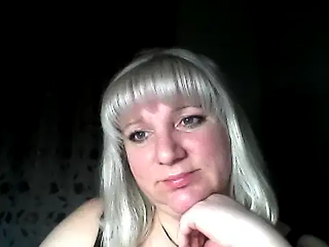 Snapshot of MeilomaWesa chatting on February 10, 8:53 pm MeilomaWesa online show from February 10, 8:53 pm